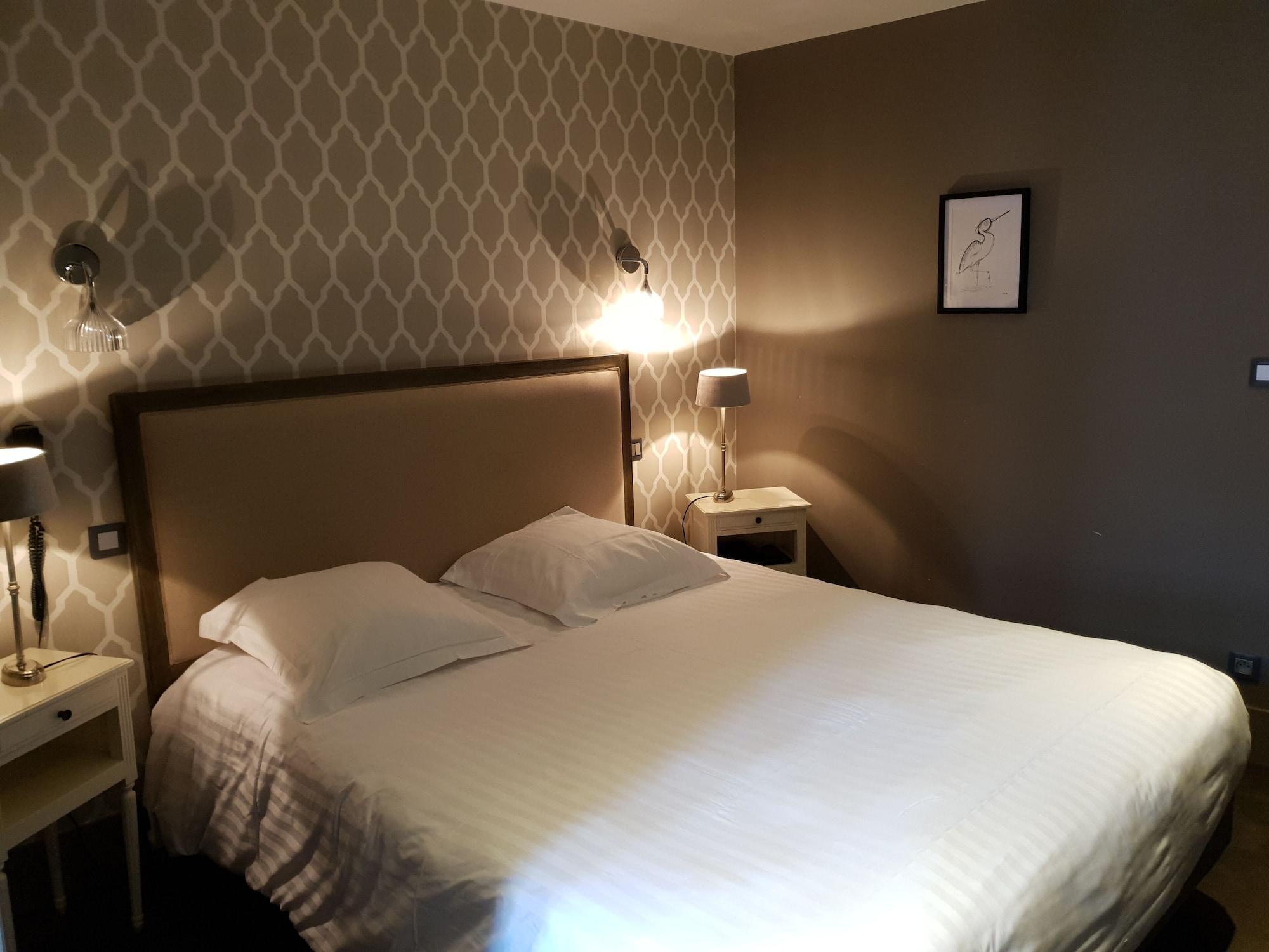 The Originals Boutique, Hotel La Colonne De Bronze, Сен-Валери-сюр-Сомм Экстерьер фото