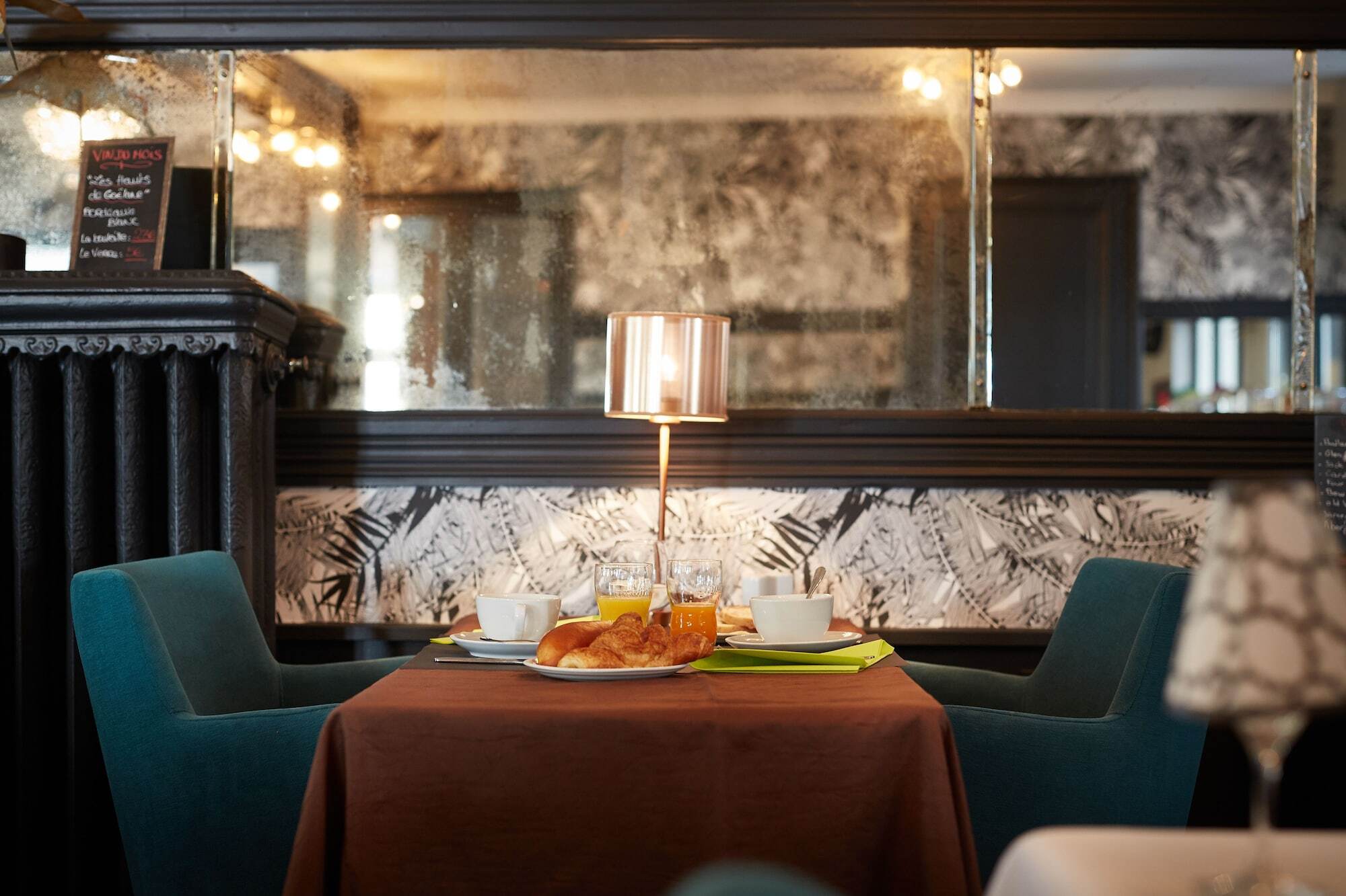 The Originals Boutique, Hotel La Colonne De Bronze, Сен-Валери-сюр-Сомм Экстерьер фото